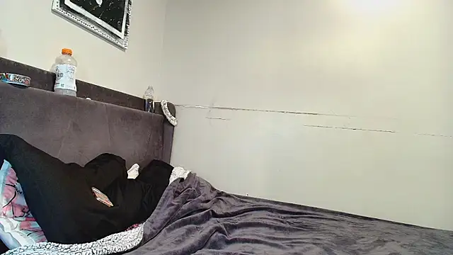 Snapshot of Naomiruty chatting on 10/05/25, 01:48 Naomiruty online show from 10/05/25, 01:48