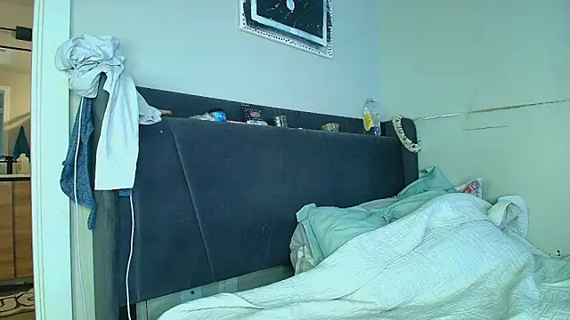 Snapshot of Naomiruty chatting on 10/17/25, 02:26 Naomiruty online show from 10/17/25, 02:26