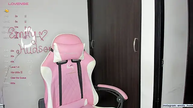 emily huddson  online show from 12/10/24, 05:22