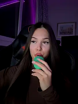 EricaWalls online show from 11/08/25, 11:25