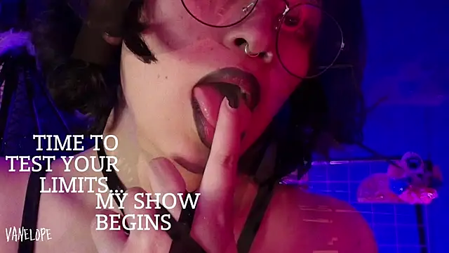 vanelope11 online show from 10/25/25, 06:57