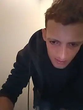 Duvan Martinez23 online show from 04/15/26, 01:18