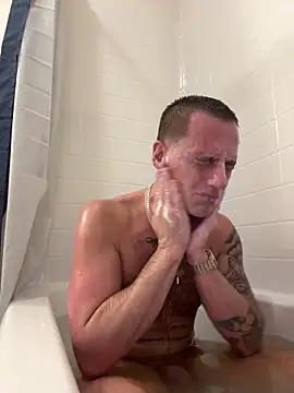 PeytonJohnn online show from 10/28/25, 09:17