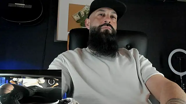 Snapshot of axxelrich_ chatting on 02/19/25, 05:27 axxelrich  online show from 02/19/25, 05:27