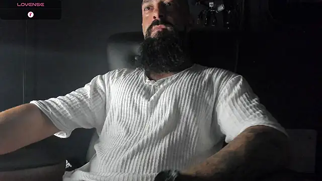 Snapshot of axxelrich_ chatting on 09/17/25, 05:47 axxelrich  online show from 09/17/25, 05:47