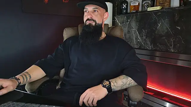 Snapshot of axxelrich_ chatting on 11/13/25, 04:22 axxelrich online show from 11/13/25, 04:22