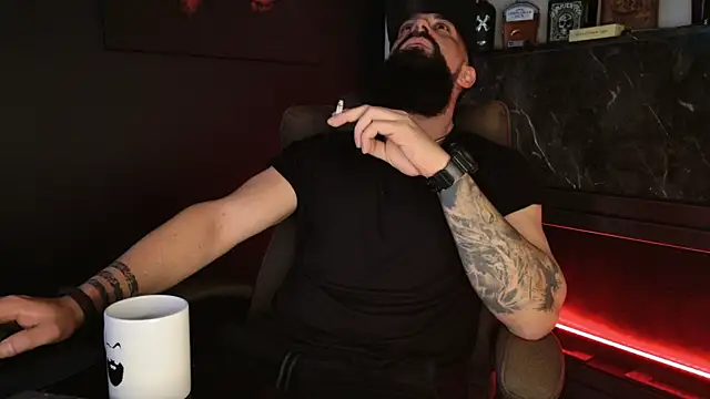 Snapshot of axxelrich_ chatting on 11/15/25, 06:22 axxelrich online show from 11/15/25, 06:22