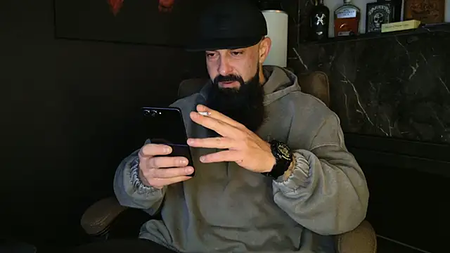 Snapshot of axxelrich_ chatting on 11/19/25, 05:29 axxelrich online show from 11/19/25, 05:29