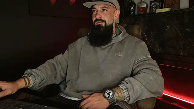 Snapshot of axxelrich_ chatting on 12/05/25, 05:05 axxelrich online show from 12/05/25, 05:05