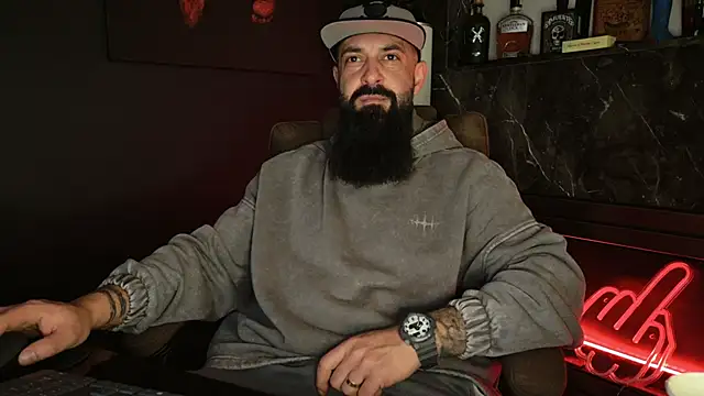 Snapshot of axxelrich_ chatting on 12/20/25, 05:36 axxelrich online show from 12/20/25, 05:36