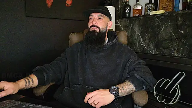 Snapshot of axxelrich_ chatting on 12/21/25, 05:03 axxelrich online show from 12/21/25, 05:03