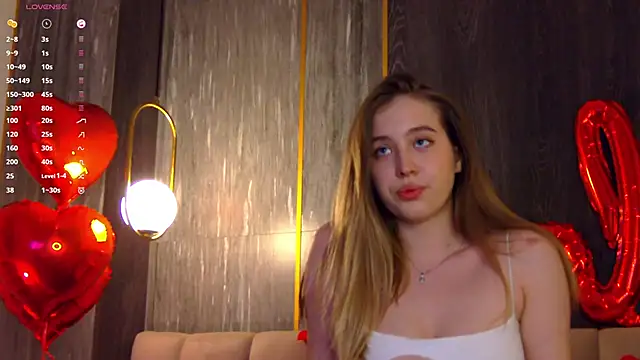 LoraineLuff online show from 02/21/25, 02:59