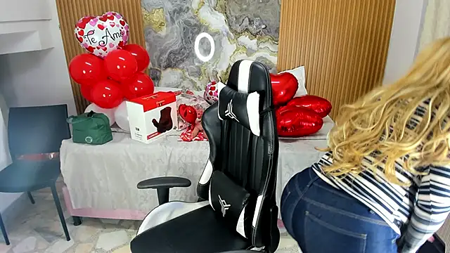 Danna topless online show from 03/07/25, 12:01