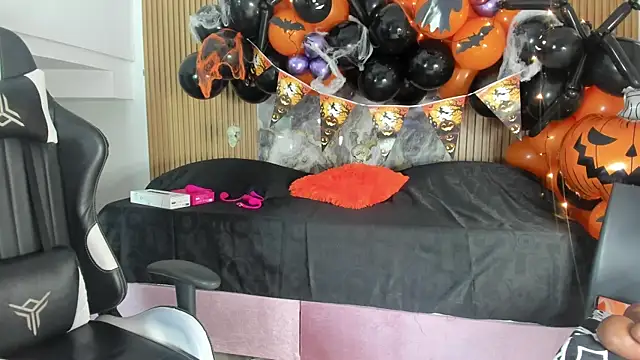 Danna topless online show from 10/22/25, 12:05