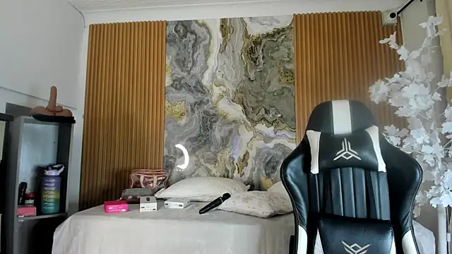 Danna topless online show from 01/10/26, 12:07