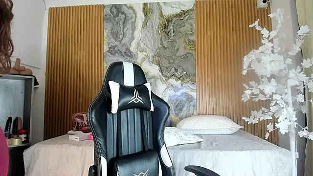 Danna topless online show from 01/17/26, 11:59