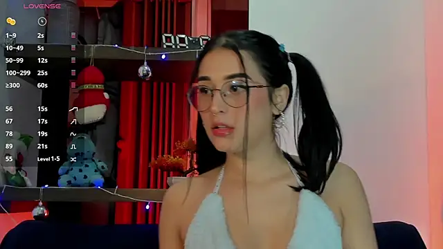 Snapshot of Charlotte_greys chatting on 12/11/24, 12:33 Charlotte greys online show from 12/11/24, 12:33