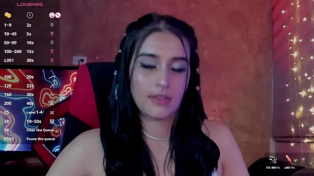 Snapshot of Charlotte_greys chatting on 02/09/25, 05:19 Charlotte greys online show from 02/09/25, 05:19