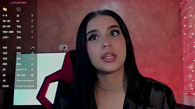 Snapshot of Charlotte_greys chatting on 02/15/25, 03:31 Charlotte greys online show from 02/15/25, 03:31