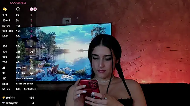 Snapshot of Charlotte_greys chatting on 02/21/25, 12:49 Charlotte greys online show from 02/21/25, 12:49