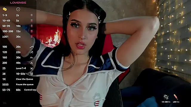 Snapshot of Charlotte_greys chatting on 03/07/25, 11:27 Charlotte greys online show from 03/07/25, 11:27