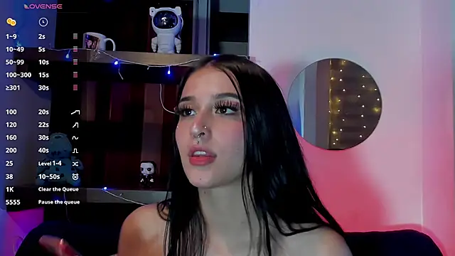 Snapshot of Charlotte_greys chatting on 03/22/25, 03:30 Charlotte greys online show from 03/22/25, 03:30