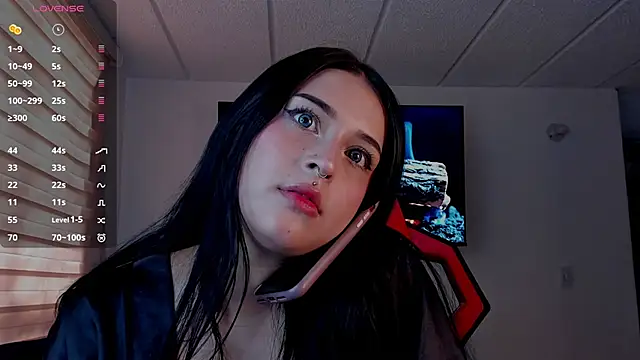 Snapshot of Charlotte_greys chatting on 09/16/25, 08:21 Charlotte greys online show from 09/16/25, 08:21