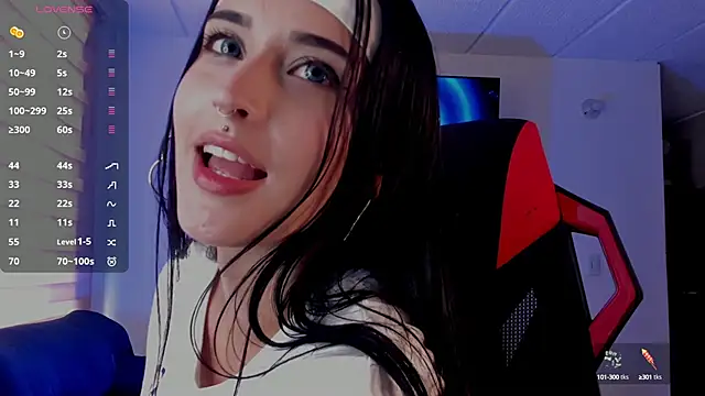 Snapshot of Charlotte_greys chatting on 09/18/25, 08:22 Charlotte greys online show from 09/18/25, 08:22