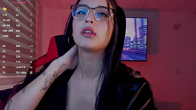 Snapshot of Charlotte_greys chatting on 10/08/25, 09:45 Charlotte greys online show from 10/08/25, 09:45