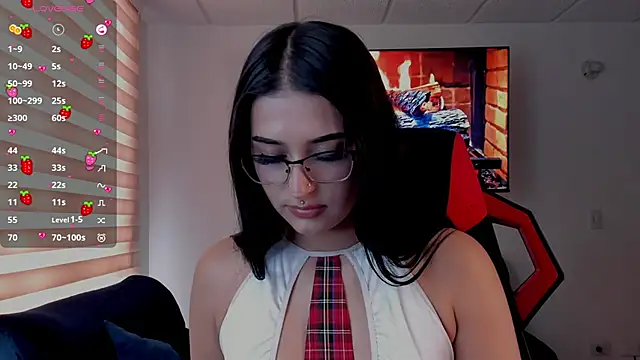 Snapshot of Charlotte_greys chatting on 10/10/25, 08:30 Charlotte greys online show from 10/10/25, 08:30