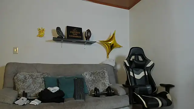 julian wallace online show from 10/25/25, 05:08