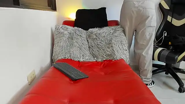 julian wallace online show from 04/18/26, 07:58