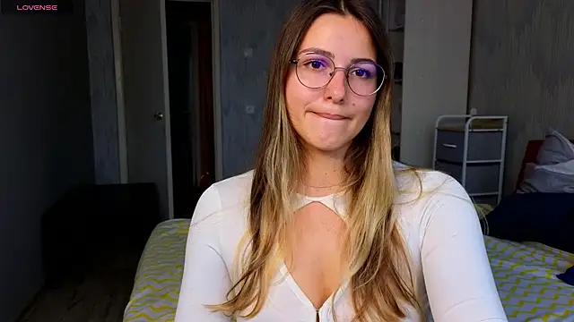 Snapshot of sophia_euphoriaa chatting on 06/29/26, 08:53 sophia euphoriaa online show from 06/29/26, 08:53