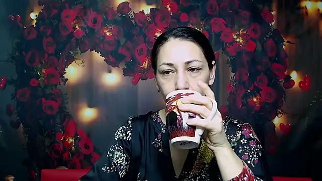 Snapshot of LiluGrants chatting on 02/20/25, 10:37 LiluGrants online show from 02/20/25, 10:37