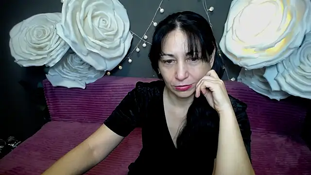 Snapshot of LiluGrants chatting on 12/04/25, 07:11 LiluGrants online show from 12/04/25, 07:11