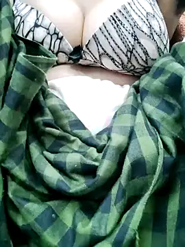 Snapshot of Shana-12 chatting on 12/28/24, 07:11 Shana-12 online show from 12/28/24, 07:11