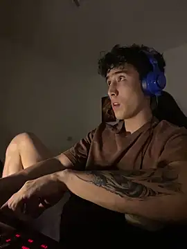 gojo satoru 18 online show from 12/16/25, 06:29