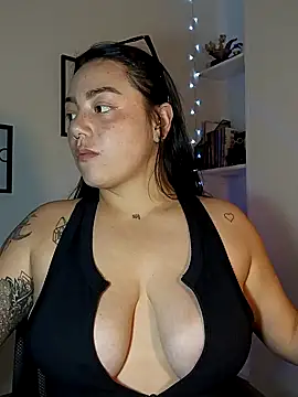 Snapshot of helena_smith chatting on 02/12/25, 06:51 helena smith online show from 02/12/25, 06:51