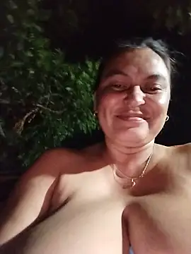 Snapshot of Horny-Mommy-Dirty chatting on 06/21/26, 03:31 Horny-Mommy-Dirty online show from 06/21/26, 03:31