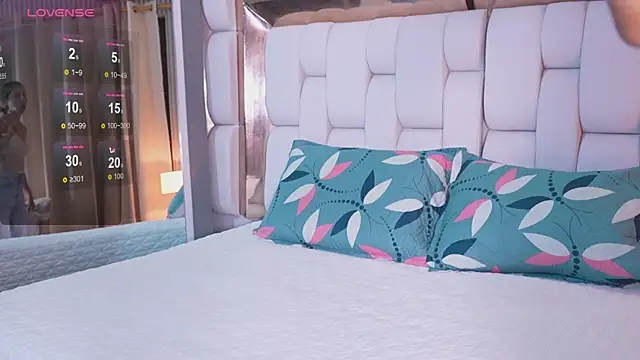 Beautifulskinny18 online show from 04/15/26, 07:58