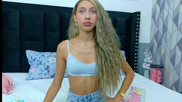 Beautifulskinny18 online show from 04/17/26, 04:54