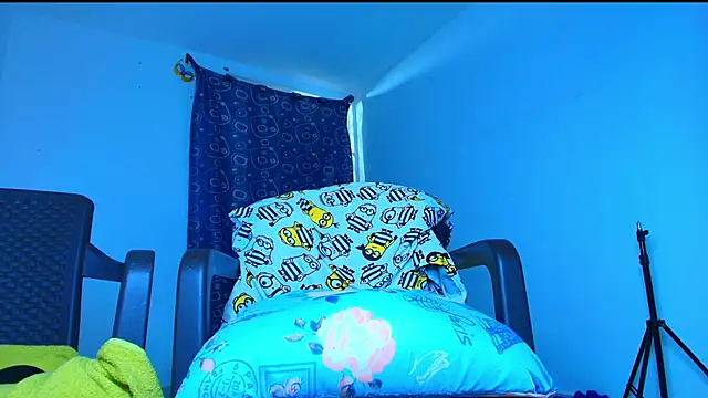 Thomass00 online show from 02/19/26, 05:03