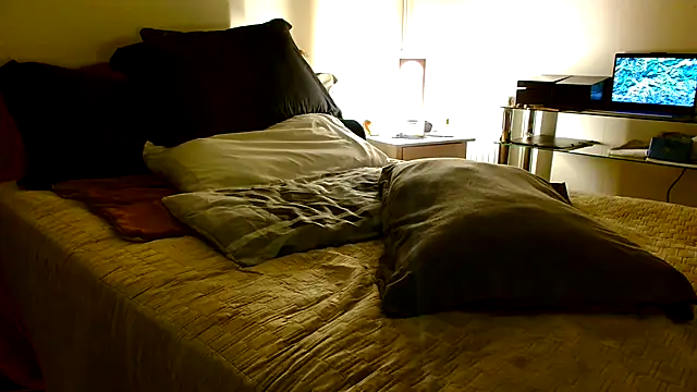 ImYourXtoy online show from 01/14/26, 08:36