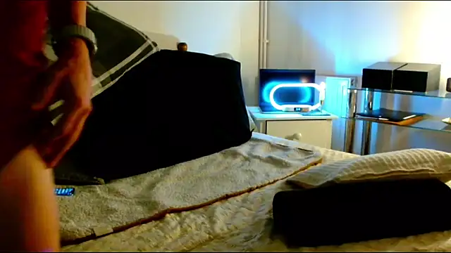 ImYourXtoy online show from 02/09/26, 06:34