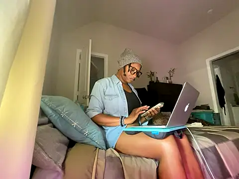 wynterheat online show from 09/10/25, 08:53