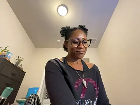 wynterheat online show from 10/24/25, 06:21