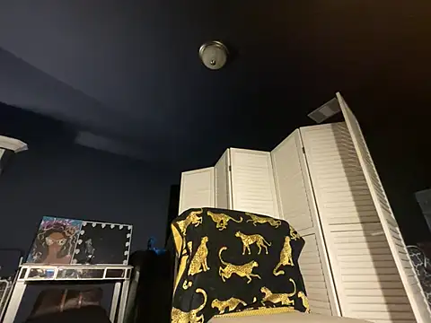 Snapshot of wynterheat chatting on 06/19/26, 10:41 wynterheat online show from 06/19/26, 10:41