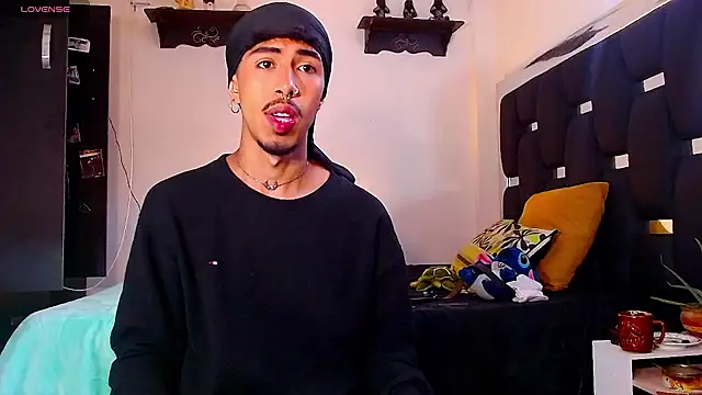 Snapshot of RyanRizzo chatting on 12/23/24, 07:41 RyanRizzo online show from 12/23/24, 07:41