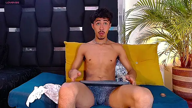 Snapshot of RyanRizzo chatting on 01/23/25, 04:59 RyanRizzo online show from 01/23/25, 04:59