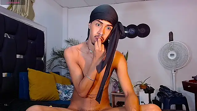 Snapshot of RyanRizzo chatting on 01/23/25, 11:36 RyanRizzo online show from 01/23/25, 11:36